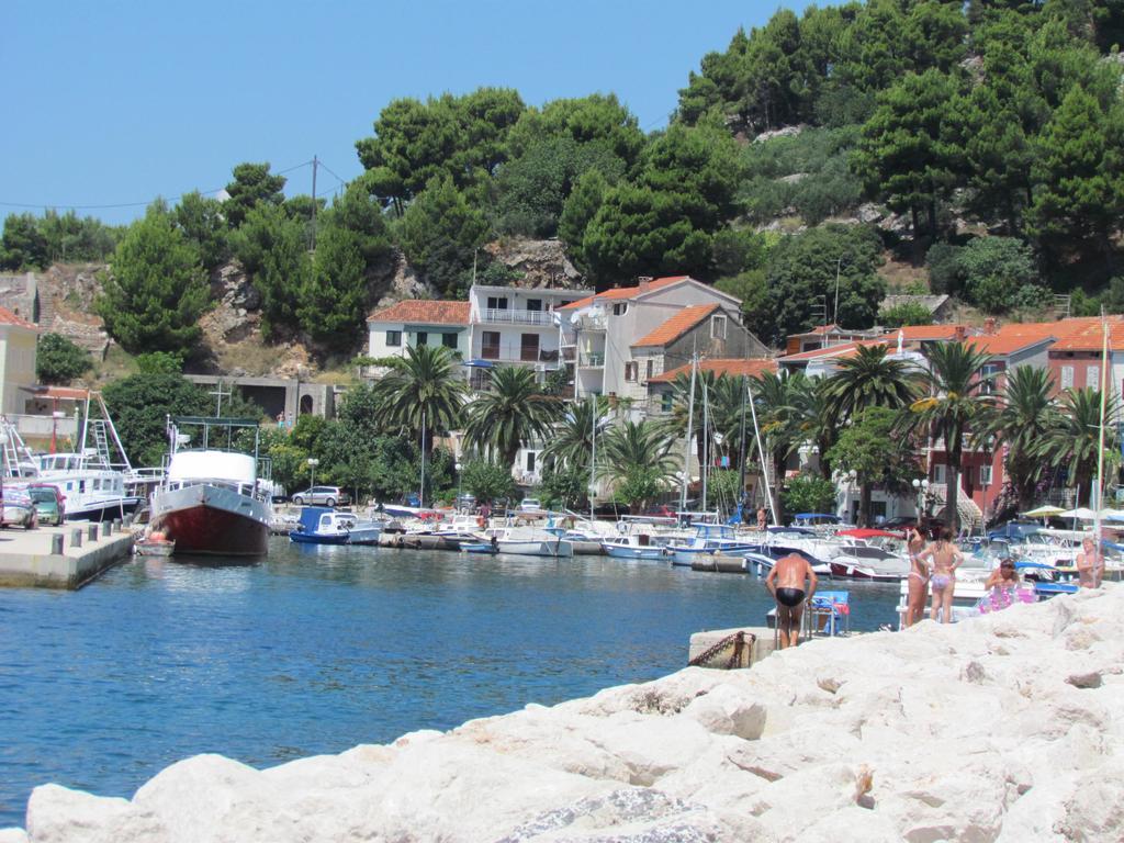 Casa Rosada Hotel Podgora Exterior photo